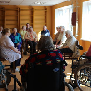 Ārstnieciskās vingrošanas nodarbības. Foto: Elena Boté